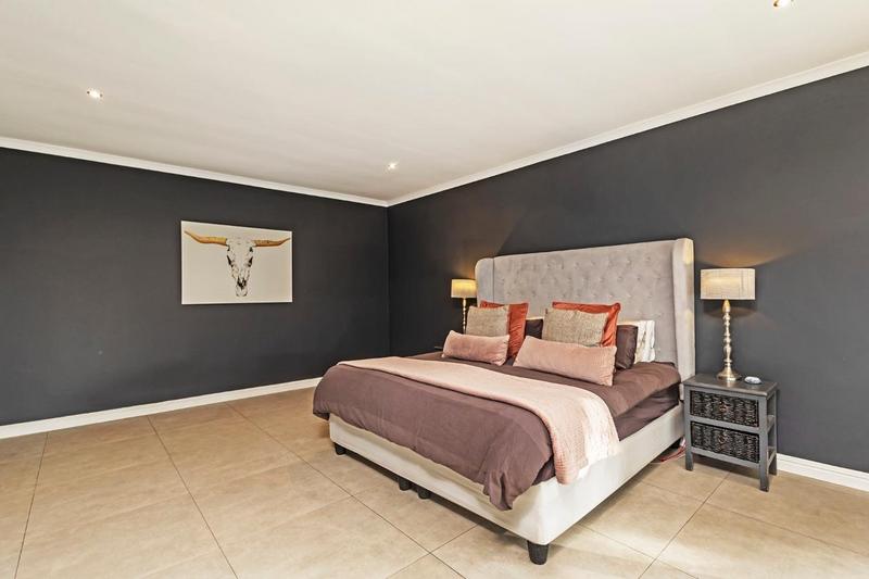5 Bedroom Property for Sale in Schoongezicht Western Cape